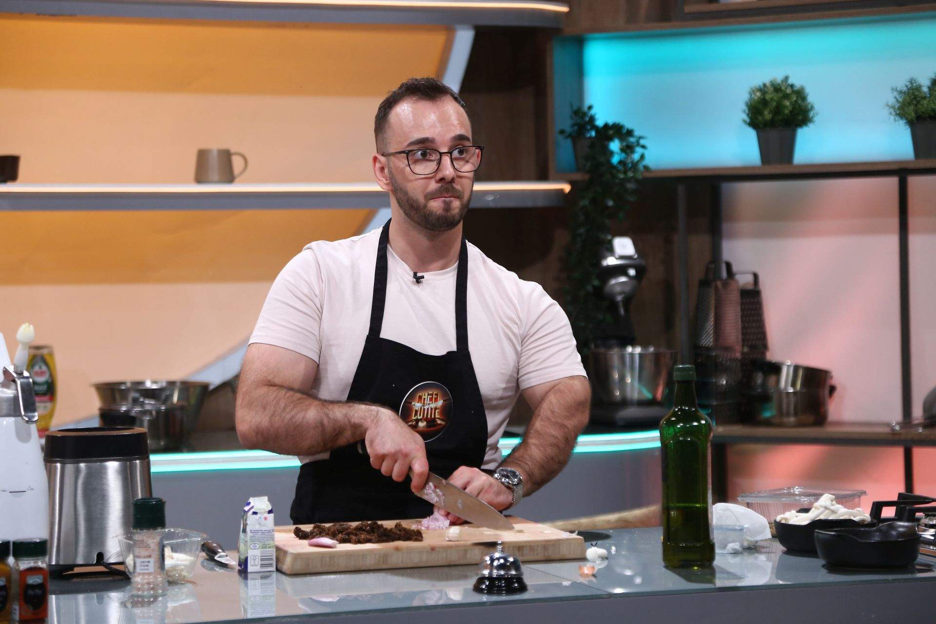 Celebrul Max Mascia, Chef cu două stele Michelin, invitatul lui Chef Richard Abou Zaki, într-o ediție de sărbătoare Chefi la cuțite, în cinstea Zilei Naționale a României