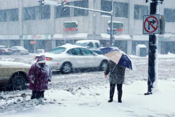 Meteorologii anunță ninsori în București. Când vor cădea primii fulgi de zăpadă în Capitală