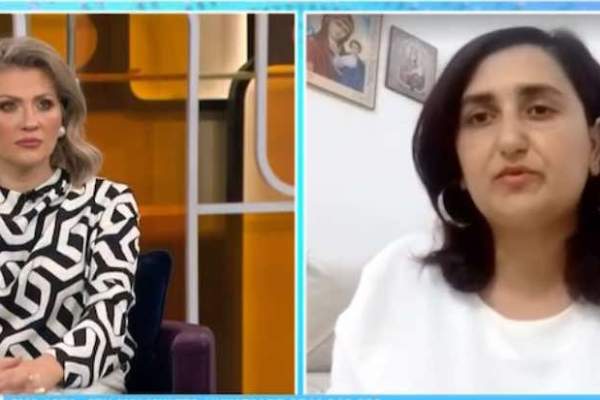Acces Direct. O femeie este disperată după ce fiica ei în vârstă de 15 ani s-a îndrăgostit și a fugit de acasă. Minora ar locui în casa bărbatului cu care are o relație