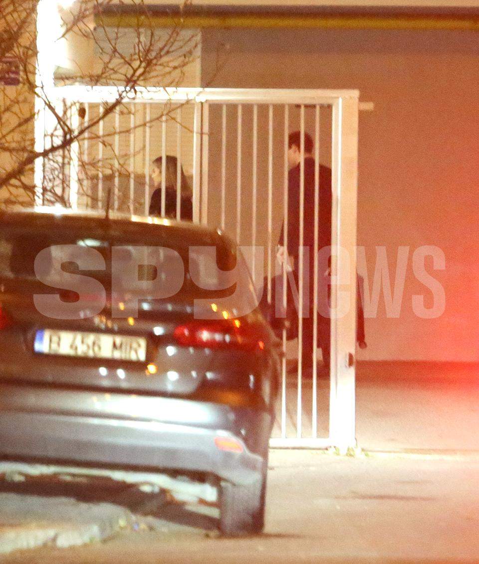 Maria Popovici şi-a refăcut viaţa după divorţ! Paparazzii Spynews.ro au surprins-o în compania bărbatului care o face acum să zâmbească / PAPARAZZI