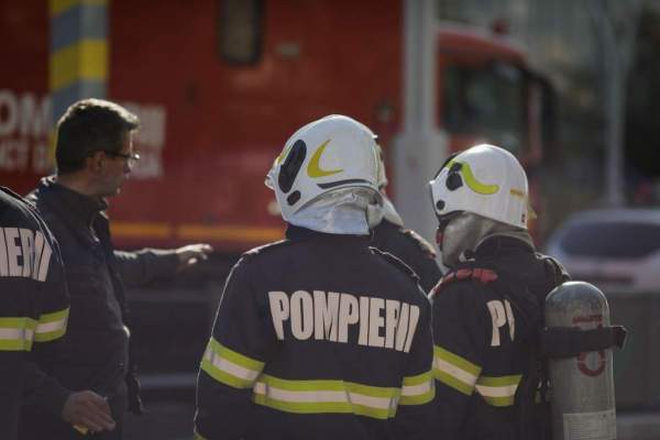 Incendiu îngrozitor în Galați. Un bărbat a murit ars în propria casă. Pompierii i-au găsit trupul carbonizat
