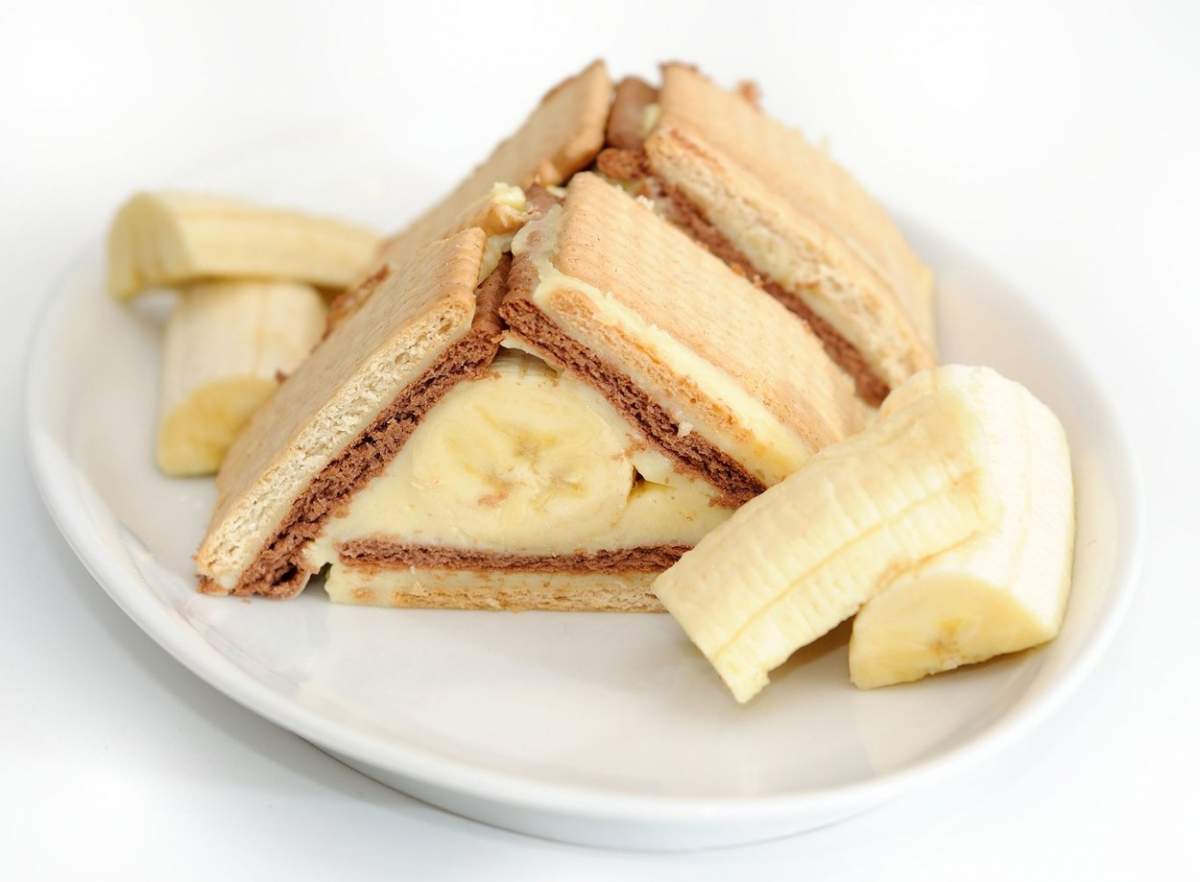 Prăjitură cu banane și vanilie