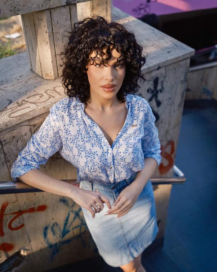 Cine este Ada-Maria Ileana, tânăra care va reprezenta România la Miss World 2024. Predă limba engleză de șase ani