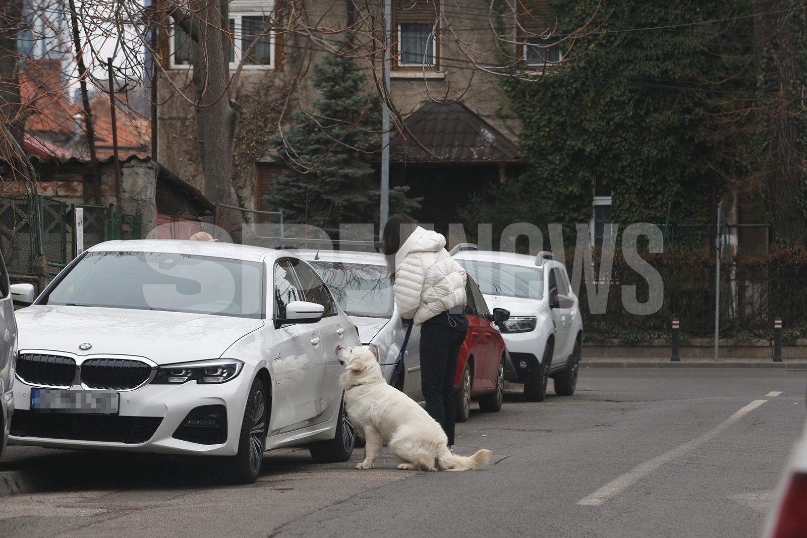 Andreea Raicu atrage toate privirile chiar și atunci când nu este machiată! Cunoscuta vedetă arată impecabil la vârstă de 47 de ani / PAPARAZZI