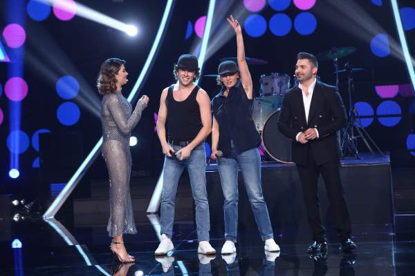 Te cunosc de undeva! 17 februarie 2024. Show incendiar pe scena emisiunii! Florin Ristei și Ilona Brezoianu s-au transformat în AC/DC și au interpretat piesa "Thunderstruck": "Cireașa de pe tort" / VIDEO