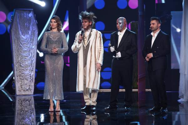 Te cunosc de undeva! 17 februarie 2024. Cuza și Emi, transformare în Backstreet Boys. Cei doi concurenți au interpretat piesa „Everybody”: „Un moment spumos...” / VIDEO