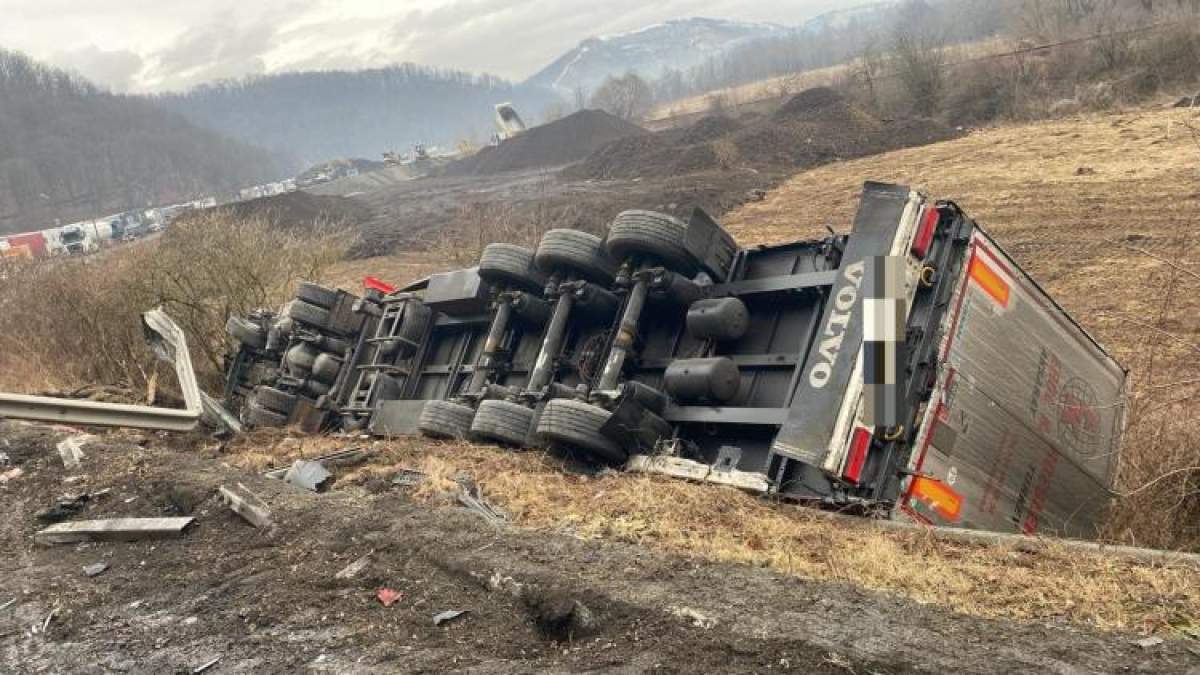 camion răsturnat în Cluj