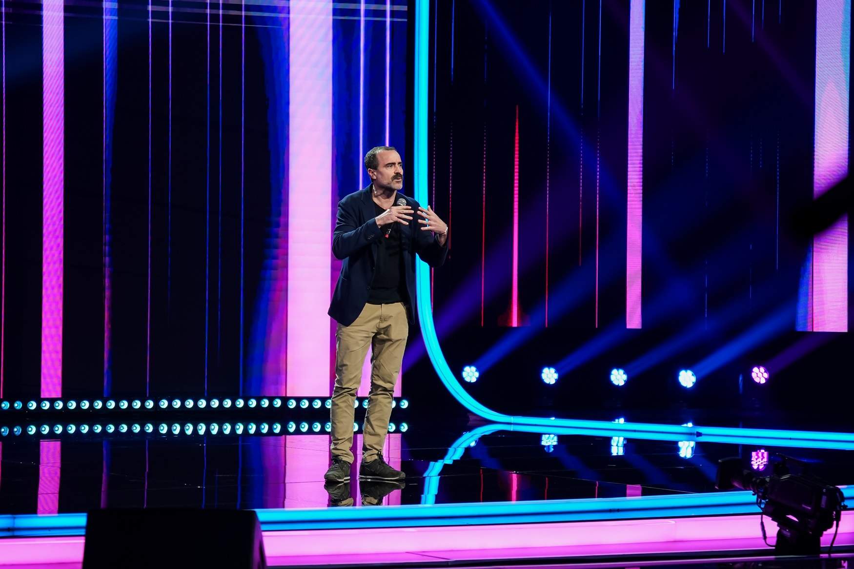 Concurent din Peru, moment senzațional de stand-up comedy pe scena iUmor. Cheloo, impresionat: ,,Este exact ce-mi place și e primul om care trebuie să ajungă în finală!’’