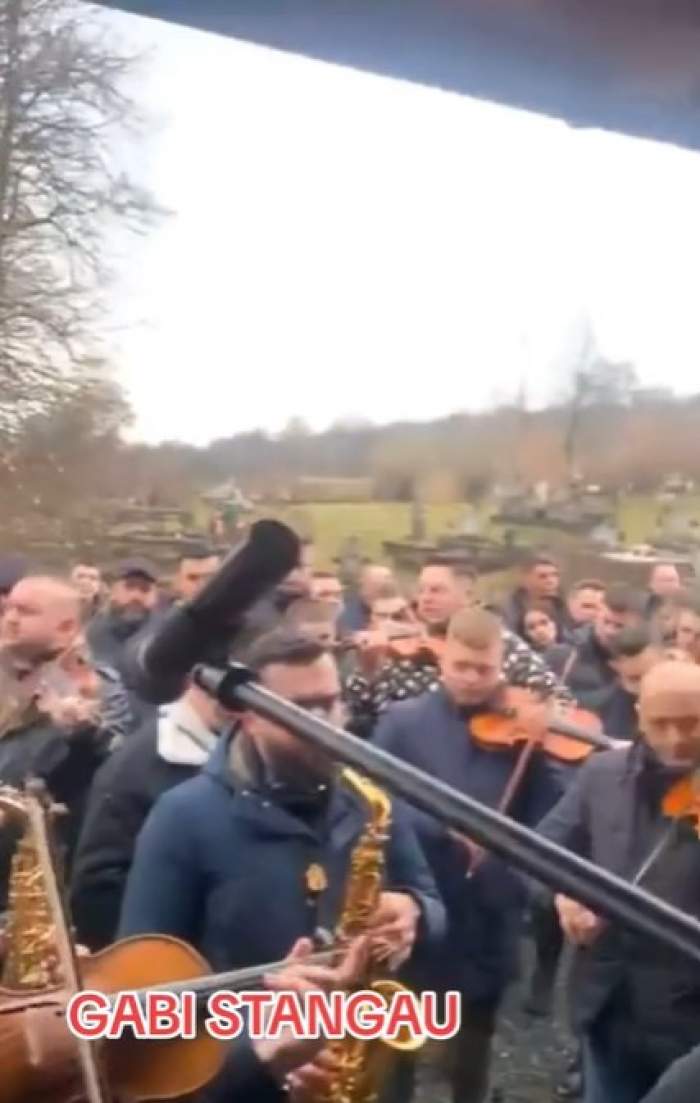 Moment impresionant! Toate viorile au cântat pentru Gabi Stângău, pentru ultima dată, la înmormântare / FOTO