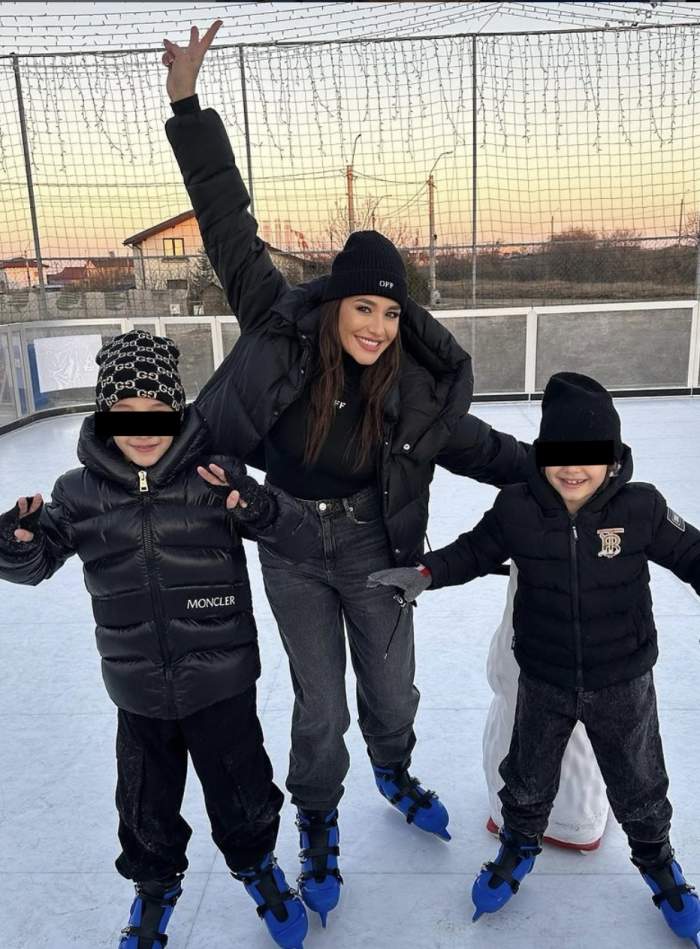 Imagine cu Claudia Pătrășcanu si copii la patinoar
