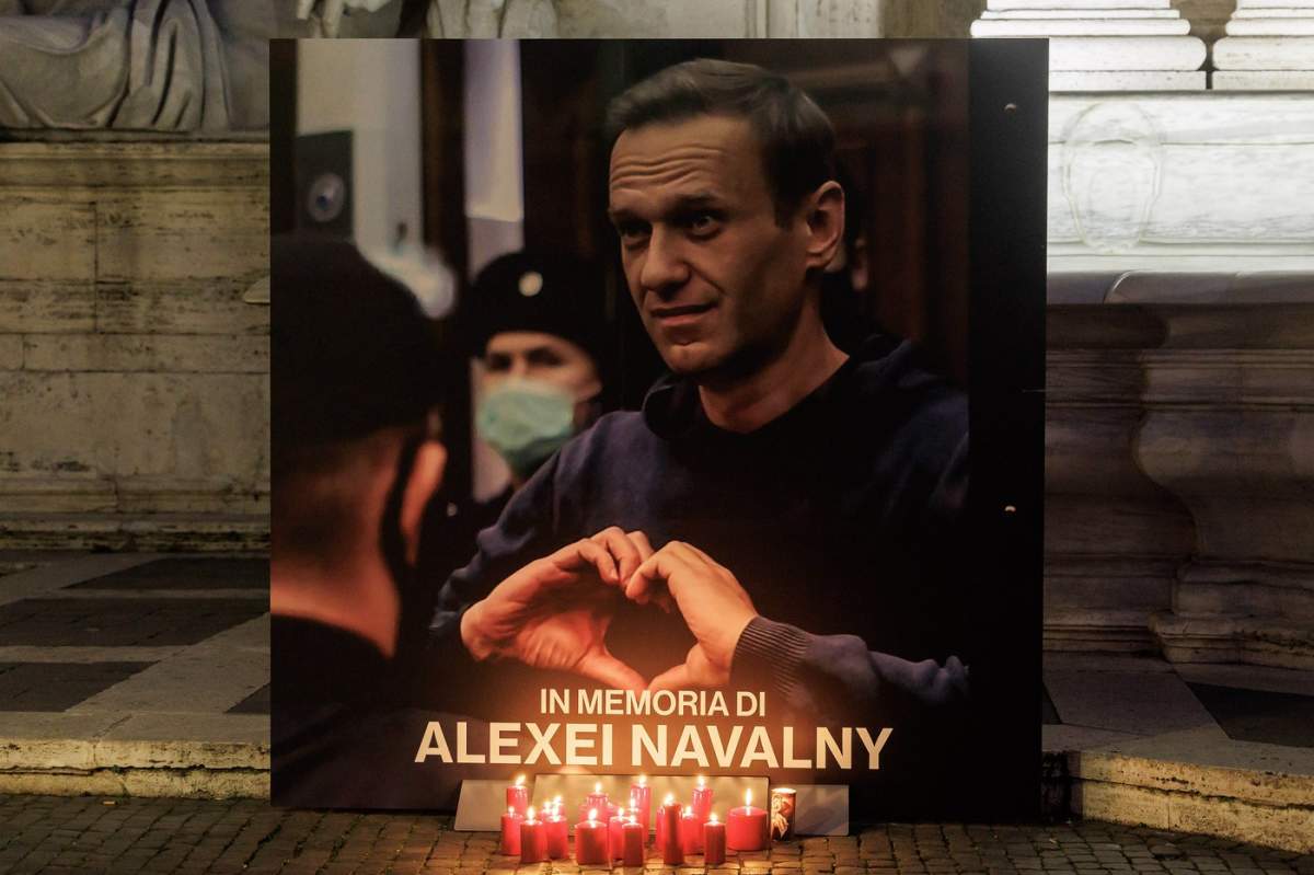 Roma - Fiaccolata in memoria di Alexei Navalny