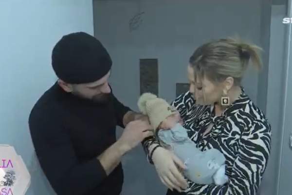Familia MIREASA. Povestea Continuă. Reacția Alinei, după ce a ajuns acasă din maternitate și a văzut camera pe care Valentin a pregătit-o pentru bebeluș: ”Ai avut timp de...” / VIDEO
