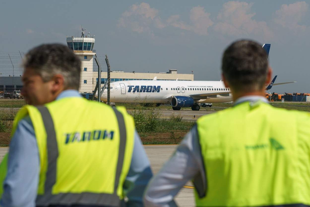 Noua platforma de parcare a aeronavelor la Aeroportul International Henri Coanda Bucuresti, Otopeni, Ilfov, Romania - 18 iul 2023