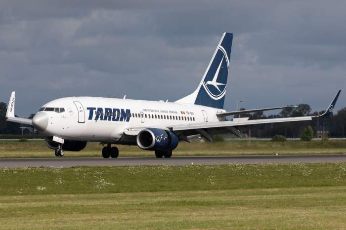 avion tarom