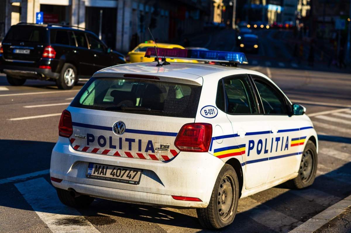 O mașină de poliție