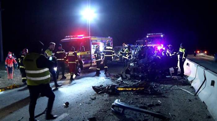 Accident rutier mortal în Constanța! Doi prieteni au murit pe loc, după ce mașina lor a fost zdrobită sub TIR / FOTO