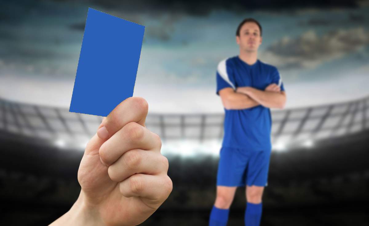 arbitru cartonaș albastru, jucător Au loc schimbări importante în fotbal