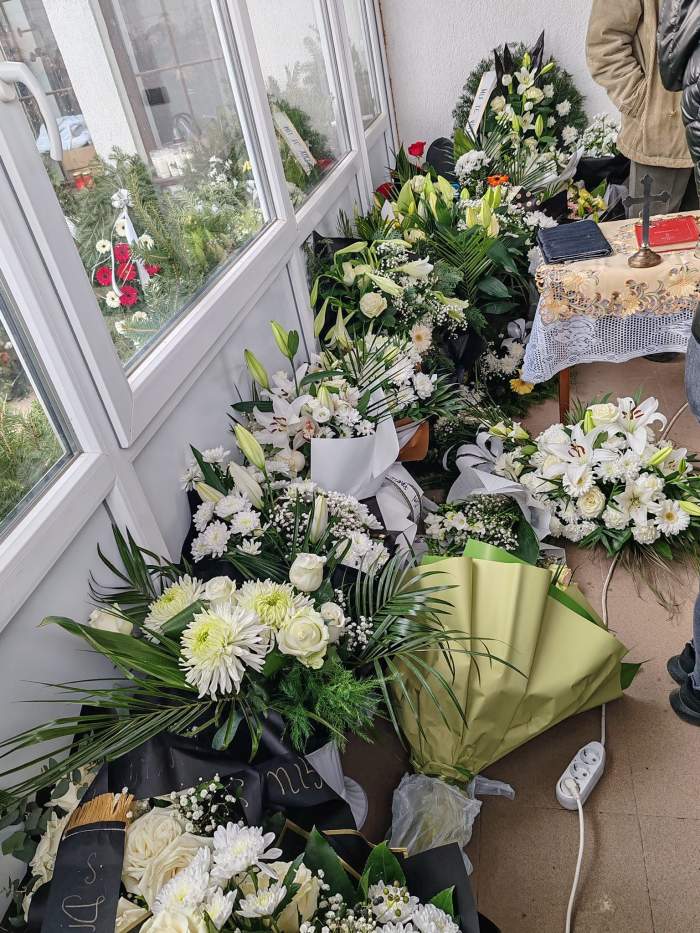 Fratele lui Mile Povan, la un pas de a ceda la înmormântarea artistului. Lui Marius i s-a făcut rău, în timpul slujbei / FOTO