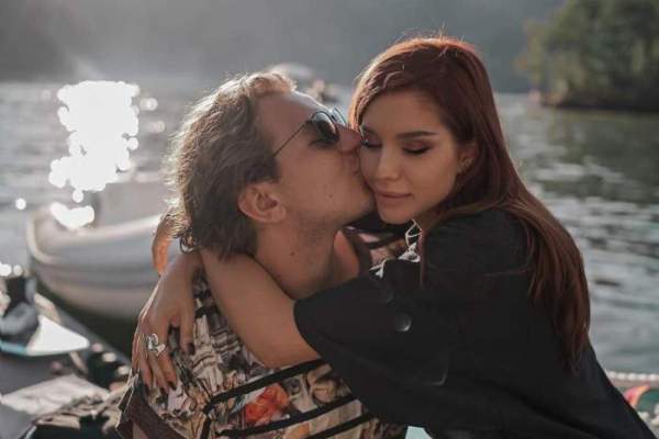 Știrile Antena Stars. Carmen Grebenișan se gândește să adopte un copil! De ce nu vrea soțul influenceriței să facă un asemenea pas: „Tot timpul...” / VIDEO