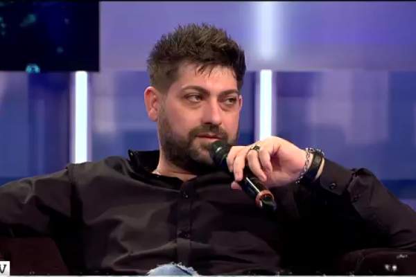 Xtra Night Show. Ticy, probleme de sănătate, după ce s-a vaccinat! Câte operații are prietenul Denisei Răducu: „Am început să...” / VIDEO