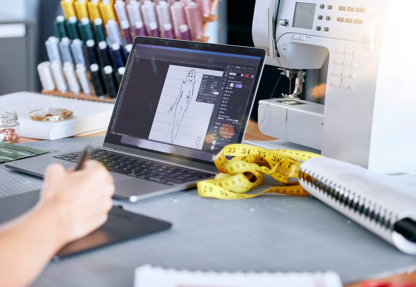 Salariul unui român care lucrează la fabricarea hainelor