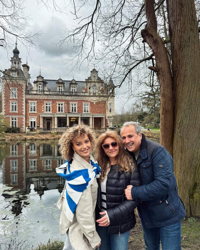 alexia talavutis si parintii