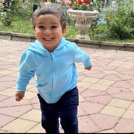 Imagine cu minorul de doi ani, din Botoşani, dispărut