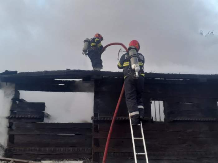 Imagini cu incendiul de la biserica din Râmnicu Vâlcea
