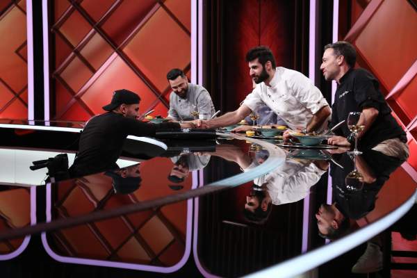 Chefi la cuțite, 19 martie 2024. Cum a reușit Adrian Izgoană să îi impresioneze până la lacrimi pe jurați. Tânărul în scaun cu rotile i-a lăsat fără cuvinte: „Am fost un pic șocați...” / VIDEO