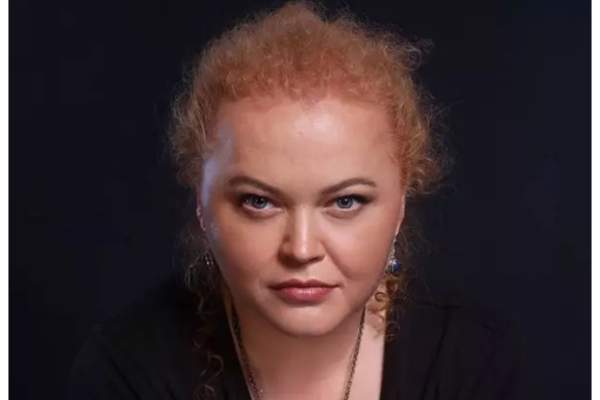 Știrile Antena Stars. Pe ce aruncă Narcisa Suciu cei mai mulți bani! Ce colecționează vedeta: ”Am peste 400” / VIDEO