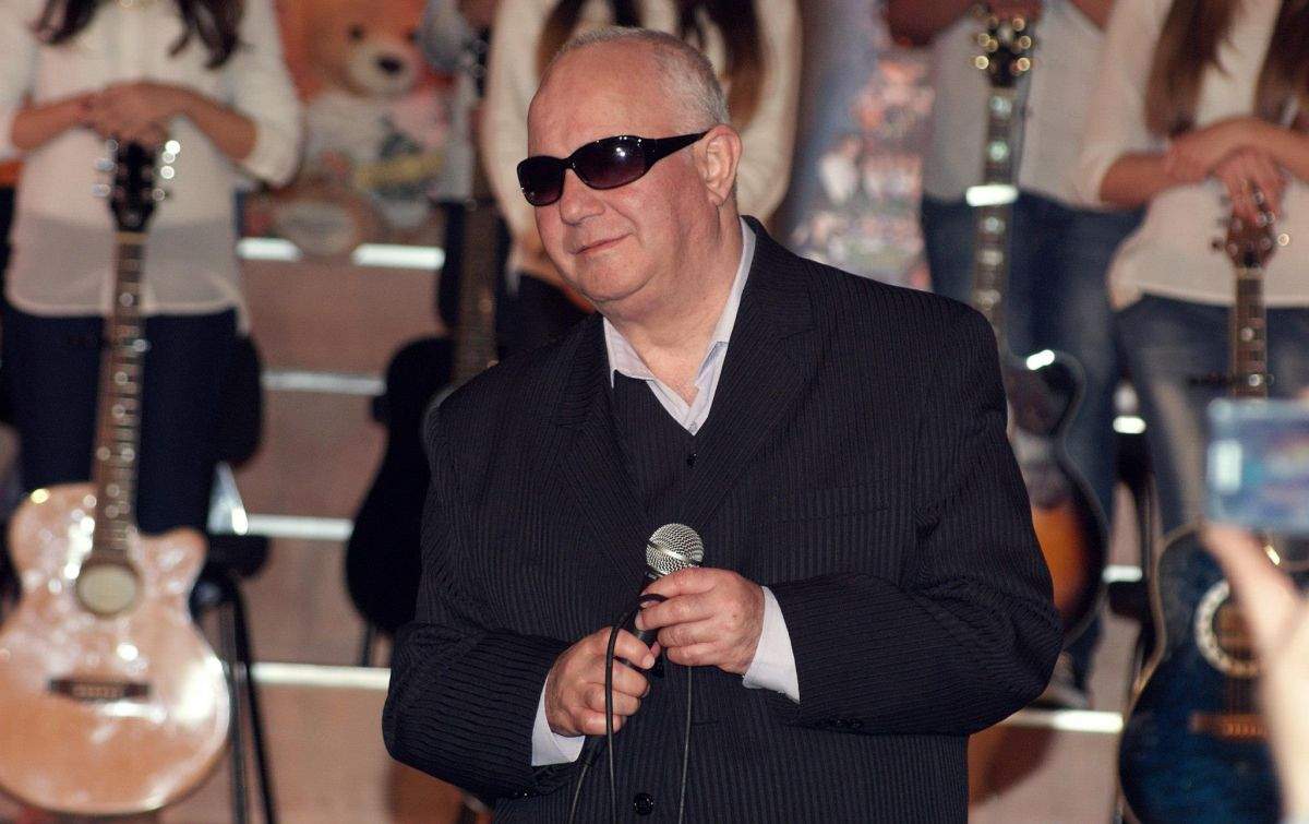 Artiștii din România îl plâng pe George Nicolescu, cântărețul orb care a murit la 74 de ani. Mesajele de durere ale colegilor de breaslă