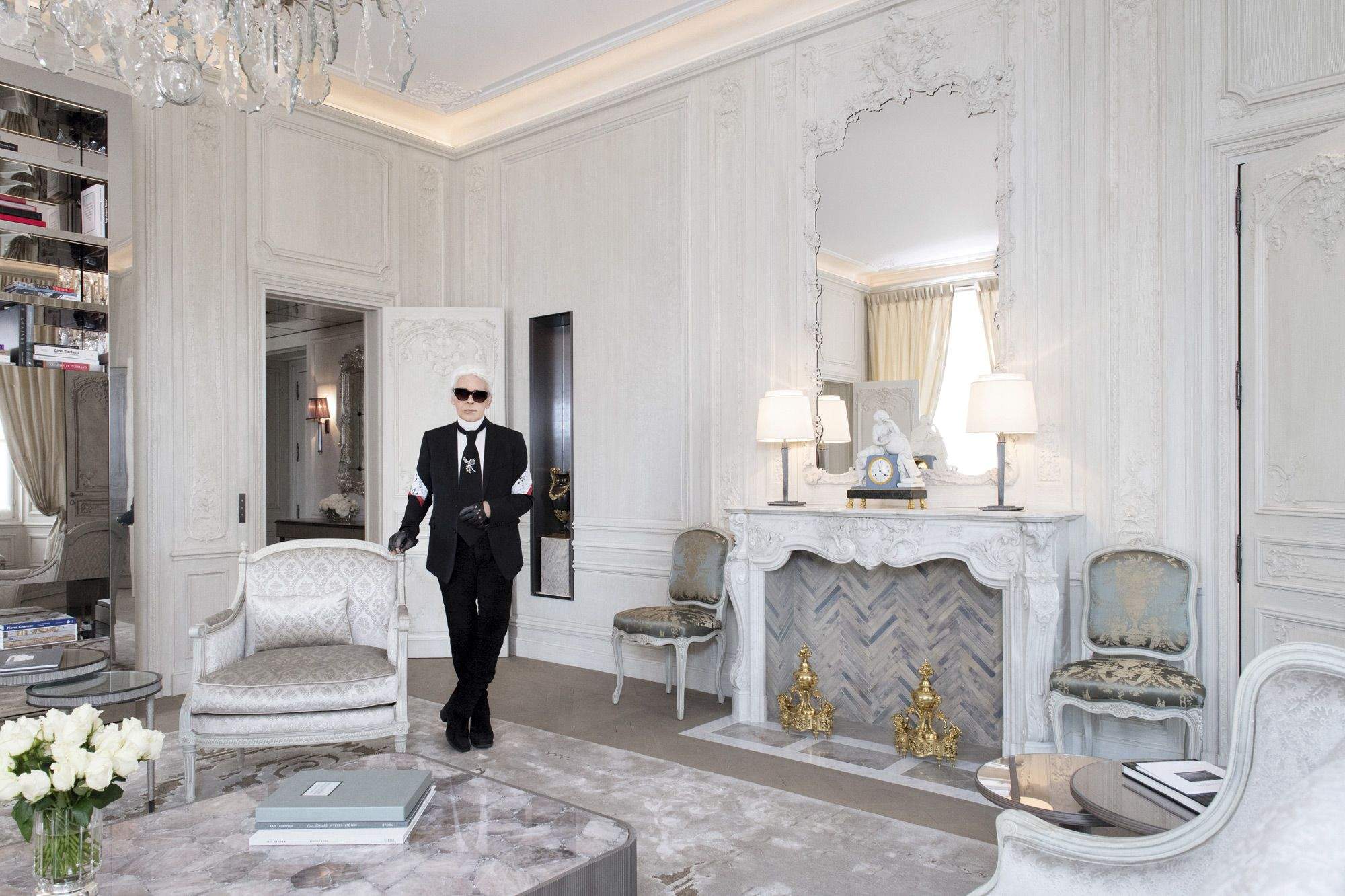 Imagine cu apartamentul lui Karl Lagerfeld din Paris