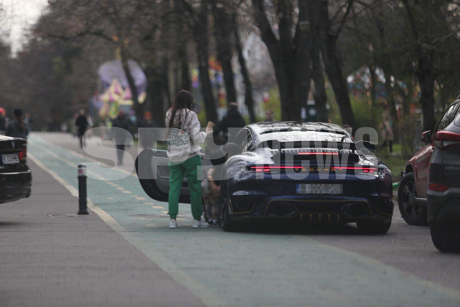 Învârte sute de mii de euro, dar familia e cea mai importantă! Cum a fost surprins Costin Rusu, prințișorul din Tărtășești / PAPARAZZI