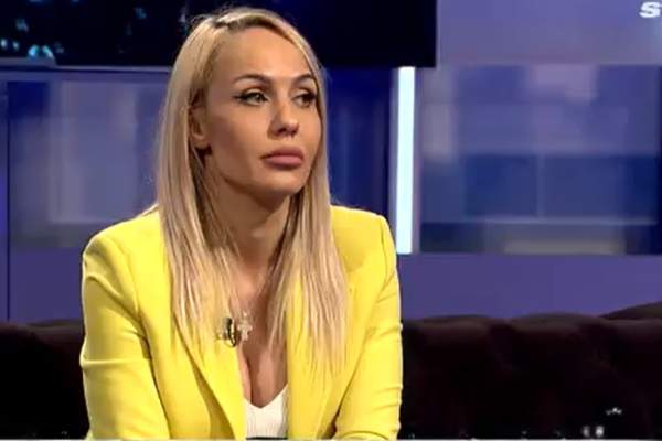 Xtra Night Show. Anița Condescu, un nou dosar penal. Soțul o acuză ă i-a distrus mașina când a mers să își vadă copilul: "Am bătut în geam..." / VIDEO