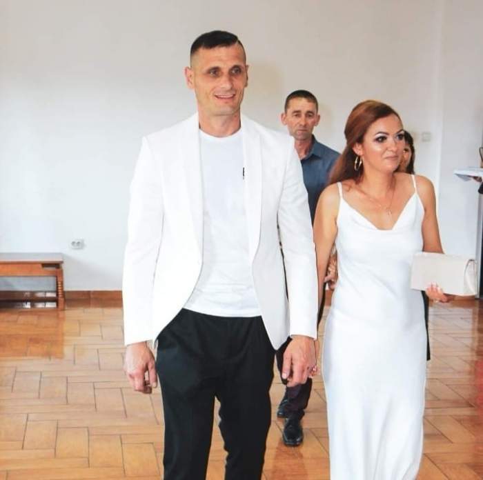 Mesaje de durere după moartea femeii din Argeș, ucisă de soț cu ciocanul de bătut șnițele: „Ce sfârșit tragic ai avut”. S-au căsătorit în 2019