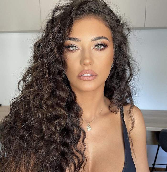 Știrile Antena Stars. Cum petrece Antonia de ziua ei de naștere. Ce cadou a primit de la Alex Velea. Declarații exclusive: „Exact pe placul meu”