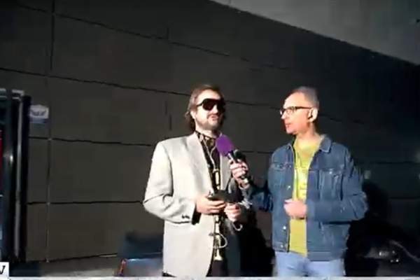 Xtra Night Show. Alex Dobrescu și Cristina Cioran, din nou la cuțite! Fostul iubit al vedetei a fost săltat de polițiști de pe stradă: ”Mama fiicei mele a inventat...” / VIDEO