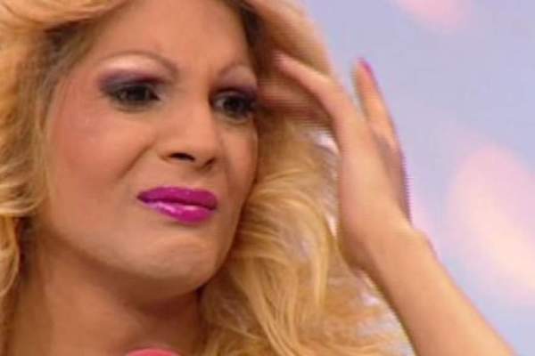 Știrile Antena Stars. Informații de ultima oră despre starea de sănătate a uneia dintre cele mai controversate apariții din showbiz, Naomy: "Se luptă..." / VIDEO
