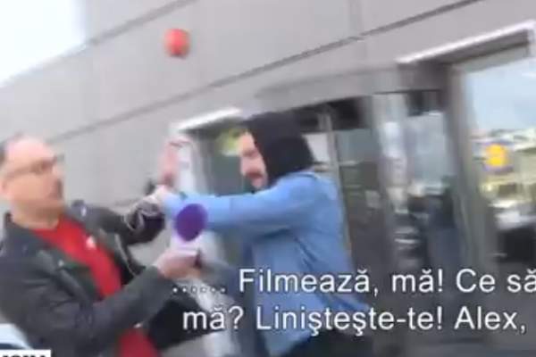 Alex Dobrescu l-a agresat pe reporterul Xtra Night Show. Fostul iubit al Cristinei Cioran și-a ieșit din minți / VIDEO