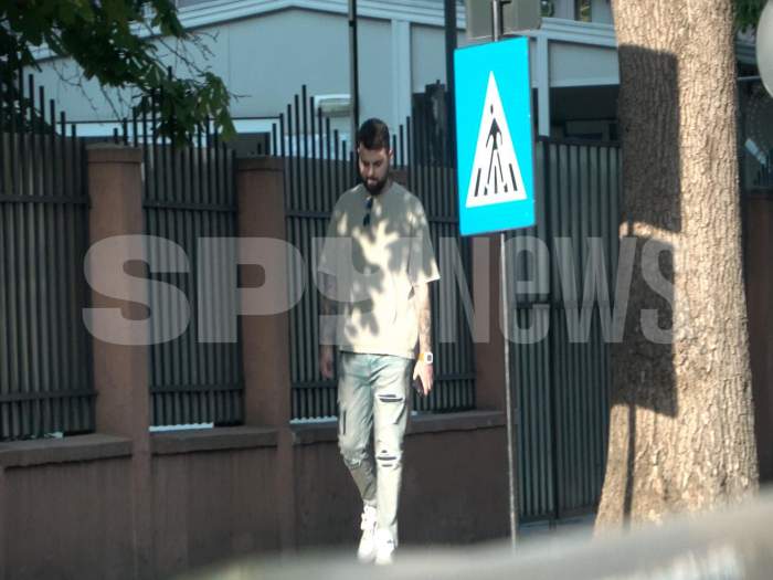 Trist și îngândurat! Imagini exclusive cu Adrian Mititelu Jr. înainte de a ajunge la spital! Cum l-au filmat paparazzii Spynews.ro / PAPARAZZI