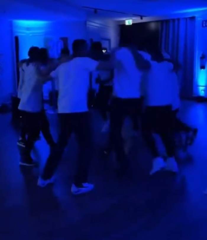 Fotbaliștii de la Inter Milano au sărbătorit victoria pe ritmuri de manele. Au dansat pe melodia lui Ionuț Cercel, „Made in Romania” / VIDEO
