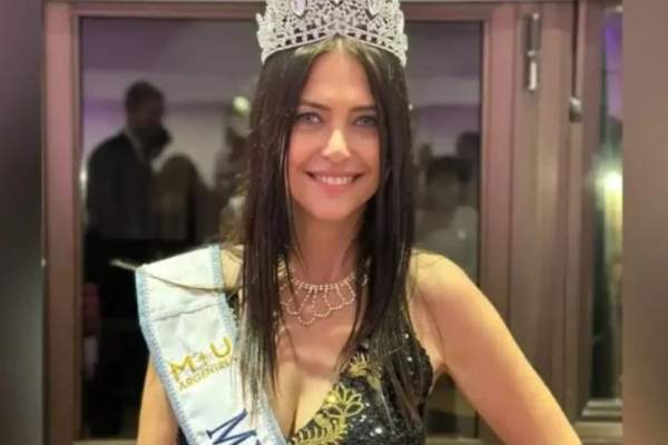 La 60 de ani, a bifat titlul de Miss Universe. Cum arată femeia care a dovedit că vârsta e doar un număr / FOTO