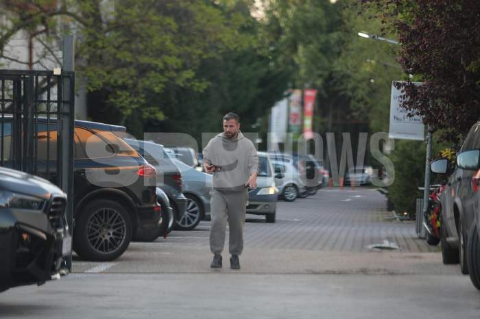 Cu o mașină scumpă și încrederea înainte, Răzvan Raț i-a ”pus pe pauză” pe șoferii din București, pentru propriile plăceri! Imagini exclusive cu fostul fotbalist / PAPARAZZI