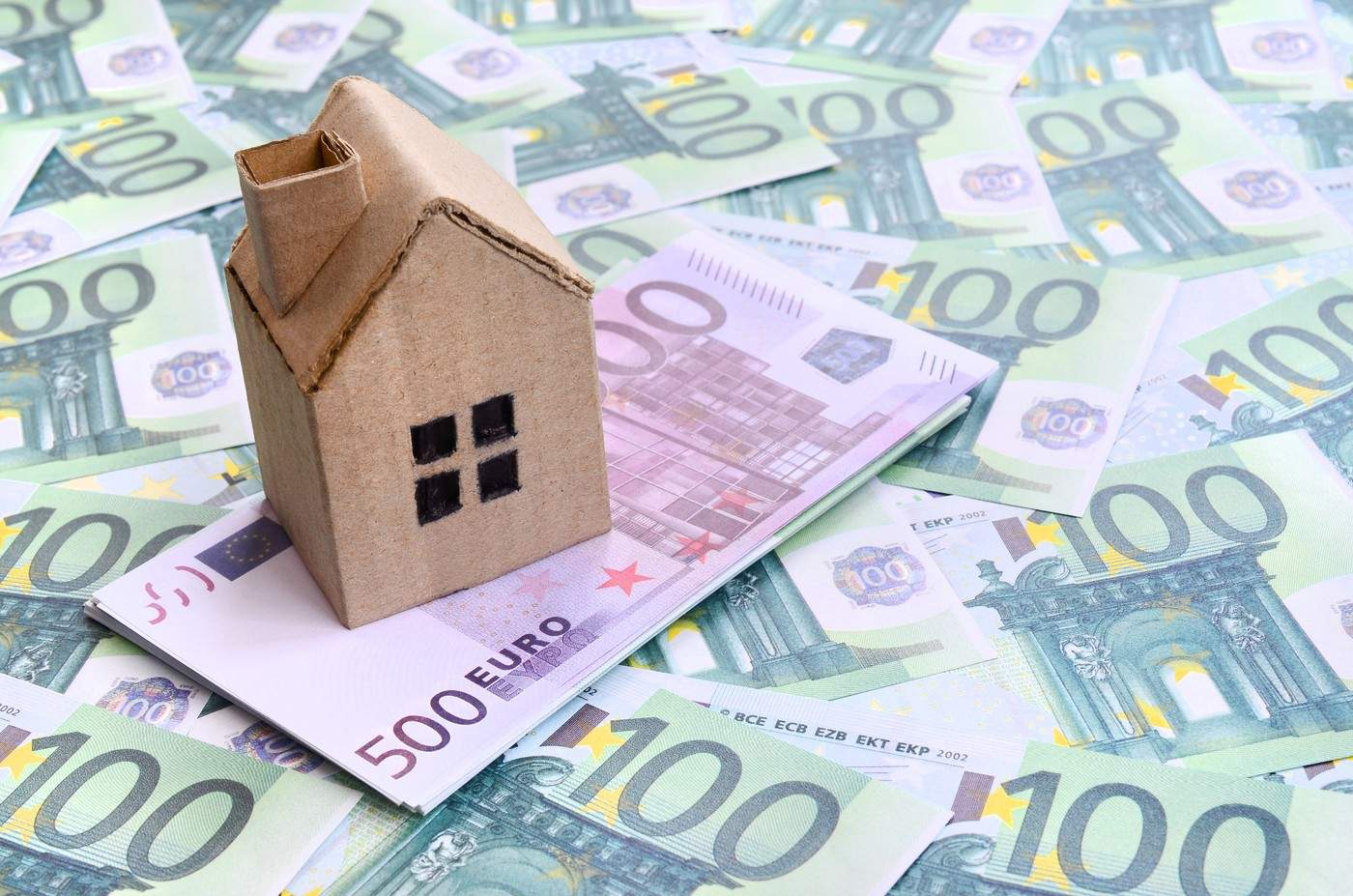 Tinerii sub 30 de ani beneficiază de sprijin financiar din partea statului pentru chirie, transportul către locul de muncă și pentru recalificare