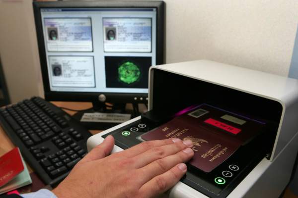 S-au reintrodus controalele de frontieră în statele Schengen. Unde vor fi românii supuși verificărilor