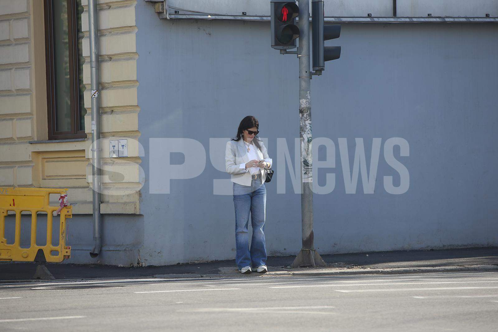 Monica Bîrlădeanu știe să se răsfețe în orice moment! Cât de multă grijă are actrița de felul în care arată / PAPARAZZI