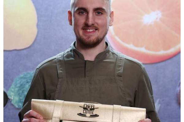 Chefi la cuțite, 9 aprilie 2024. Cine este Mihai Dragomir, concurentul care a primit cuțitul de aur de la Ștefan Popescu. Cu ce preparat i-a impresionat pe jurați: ”Doar visam” / VIDEO