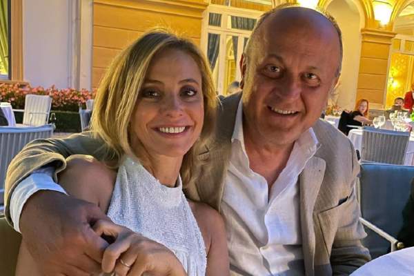 Știrile Antena Stars. Diana Șucu, secretele mariajului de succes cu Dan Șucu. Ce detalii a oferit soția milionarului: „Suntem suflete pereche” / VIDEO