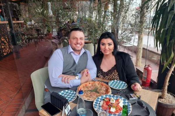 Știrile Antena Stars. Adriana Bahmuțeanu și George Restivan, escapadă romantică! Au ales o destinație de vacanță unde merg mulți îndrăgostiți / VIDEO