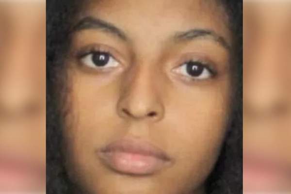 O tânără de 18 ani și-a călcat bebelușul pe cap! A crezut că așa se va împăca cu fostul iubit: „Este supărată pe tatăl copilului”